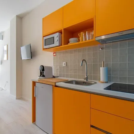 Leote House - 4 *